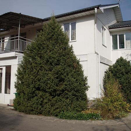 Guest House On Sadovaya Almaty Esterno foto
